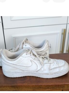 Nike Court Borough Low White Sneakers Size 4 Youth